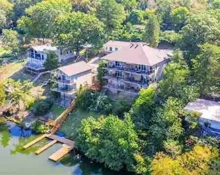 Brooklynn'S Bay, Elegant Lakefront Condo Retreat Hot Springs Exterior photo