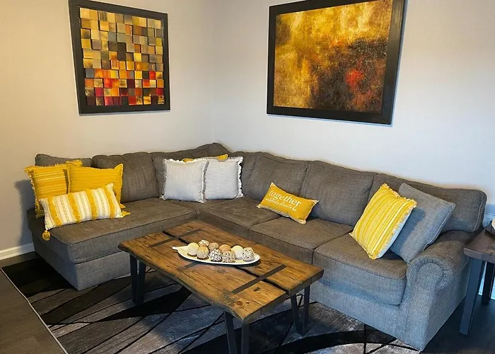 Brooklynn\'S Bay, Elegant Lakefront Condo Retreat
