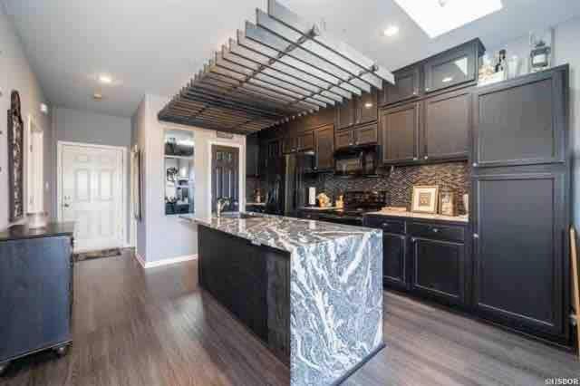 Brooklynn's Bay, Elegant Lakefront Retreat Hot Springs